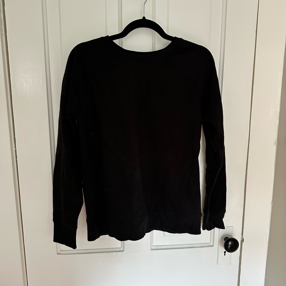 Classic Black Long Sleeve Pullover Crewneck